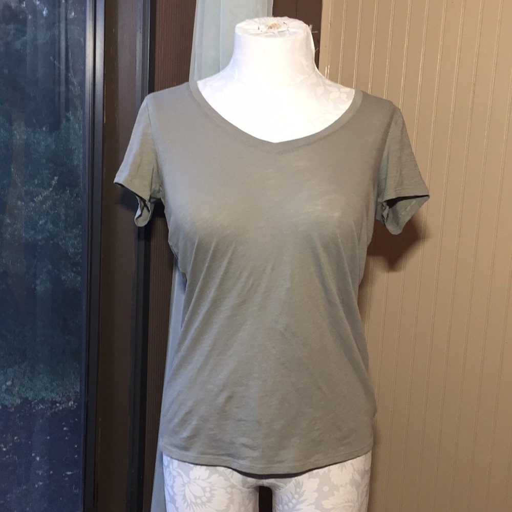 Pink Victoria secret‎ t shirt